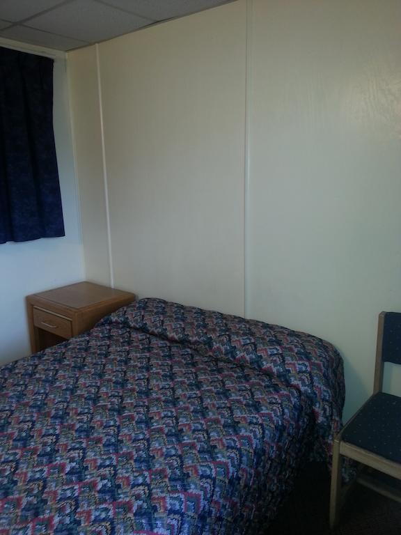 Americana Motel Avenel Room photo